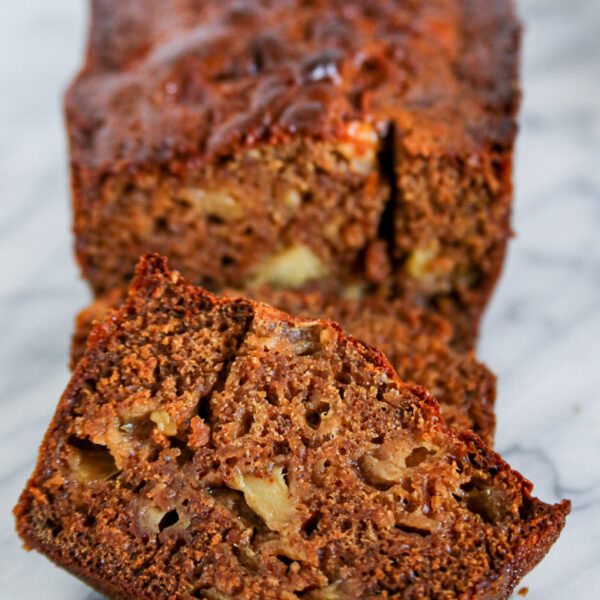 Pain d&rsquo;épice aux pommes : une douceur parfumée et réconfortante